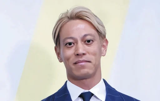 本田圭佑调侃上田琦世进球:他肯定一度觉得错过传球时机了
