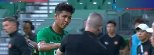 何宇鹏伤退后替补登场24分钟，阿不都海米提被范双杰换下